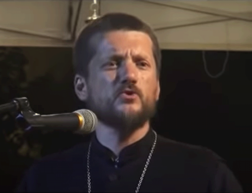 Privedeni Amfilohije održao čas <span style='color:red;'><b>verona</b></span>uke u policiji